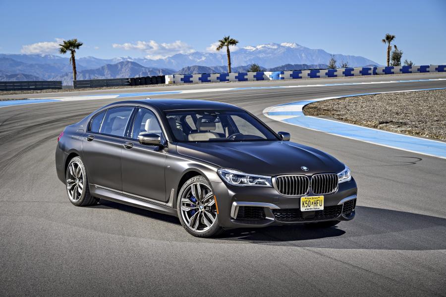  BMW M760i xDrive 2017 года  (NA) (фото 108 из 154)